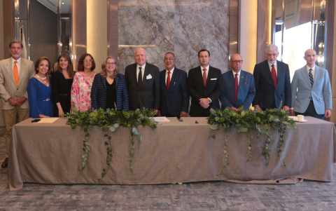 Bolívar Maldonado, Rocío Torres, Paula Casado, Ana María de Ching, Mary Fisk-Ridder, Xavier Simon, José Brito, Miguel Weisson, Carlos Koch, Antonio Marqués y Juan Carlos Diaz Granados.