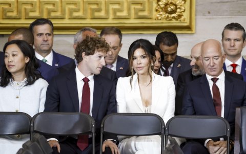Priscilla Chan,Mark Zuckerberg, Lauren Sanchez y Jeff Bezos.