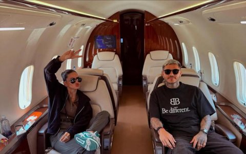 Suárez e Icardi en el avión privado que viajaron hasta Mar del Plata.