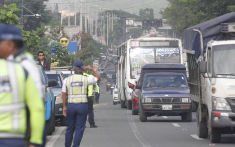 Personal de ATM se encuentra dirigiendo el tránsito en el sector.