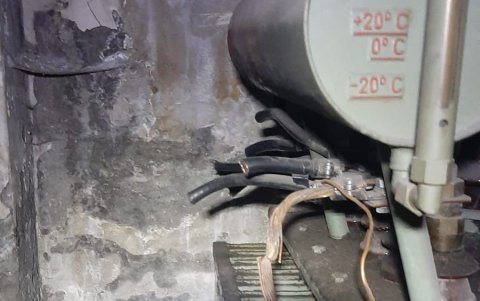 La estructura de conexión eléctrica resultó afectada por el corte y robo de cables de medio y bajo voltaje.