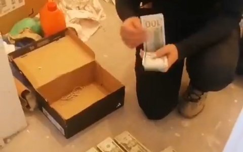 Evidencia. En el domicilio de uno de los jueces se encontraron fajos de dinero en efectivo. EN total se hallaron 93.000 dólares