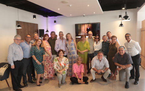 Estuvieron 23 excompañeros, dos de ellos con sus parejas.