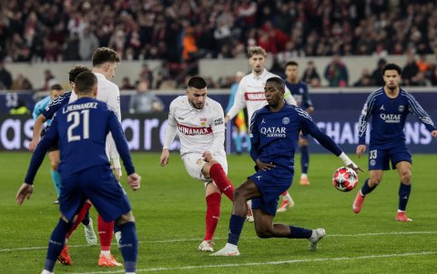 Willian Pacho del Paris Saint Germain sigue con vida en la Champions.