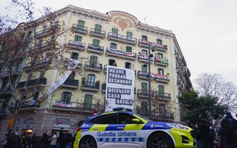 El afectado es un profesor de 49 años que lleva 22 viviendo en la Casa Orsola, un símbolo de la crisis de la vivienda.