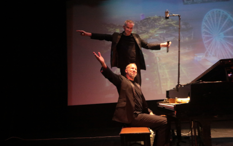 En 1996, los artistas alemanes Stephan Weh y Marcel Dorn conformaron el dúo Pianotainment.