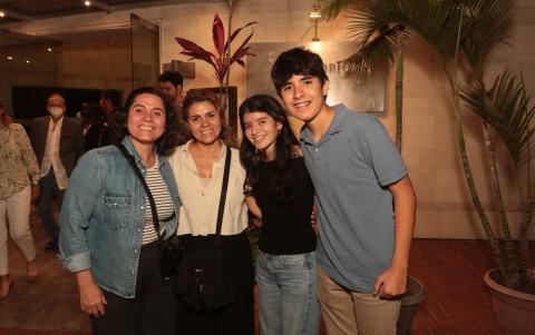 Silvia Andrade, Lourdes Andrade, Emilia Erazo y Sergio Erazo.