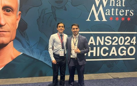 Exposición. Sánchez viajó a Estados Unidos a exponer su trabajo en neurociencias junto a su mentor.