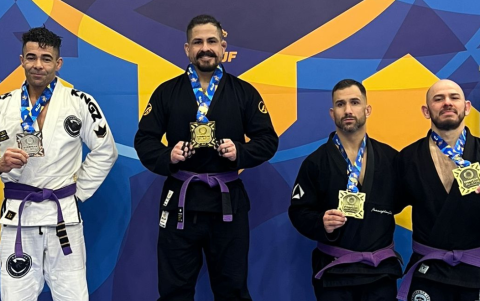 Ricardo en el podio del Europeo de Jiu Jitsu.