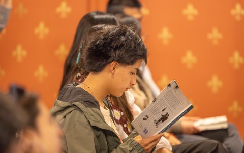 El libro ahonda en las vidas y logros de los precursores de la microbiología en el país.