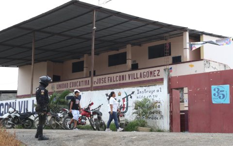 Los planteles educativos también son extorsionados.