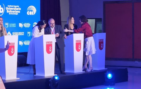 Vicepresidencial. Al careo faltaron María José Pinto, del movimiento ADN, y Galo Moncayo, del Partido Sociedad Patriótica.