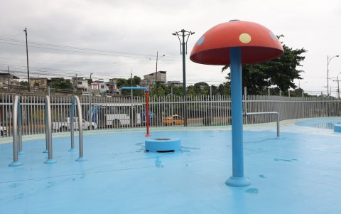 Robo. En el complejo de Bastión Popular las piletas no sirven; hace tres meses se sustrajeron cables eléctricos.