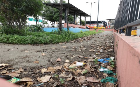 El Parque Guamote se encuentra en malas condiciones; sus usuarios se quejan por la falta de mantenimiento. El sitio para ellos es peligroso.