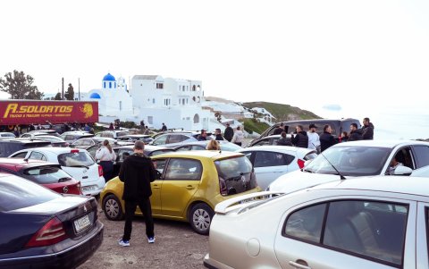 En los últimos días se han producido más de 400 temblores en la zona marítima entre Santorini y Amorgos, de los cuales al menos 12 superaron los 4 grados en la escala de Richter.