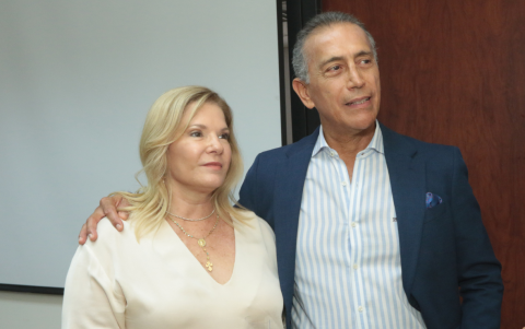 María Lorena Chavarría de Velásquez y Gonzalo Velázquez.