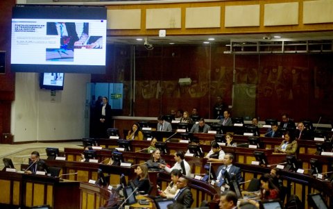 Los constitucionalistas consultados señalan que la alternativa del mandatario era enviar el proyecto de reforma a la Asamblea Nacional para enmendar el COIP.