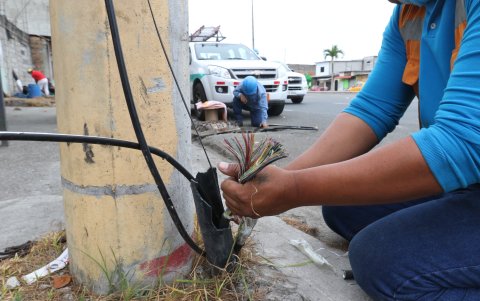 La empresa estatal invierte en el recambio en robo de cables