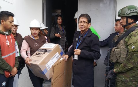 El material electoral fue trasladado desde la delegación provincial del CNE hasta el centro penitenciario.