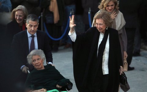La reina Sofía llegó acompañada por su hija, la infanta Cristina, y su hermana, Irene de Grecia