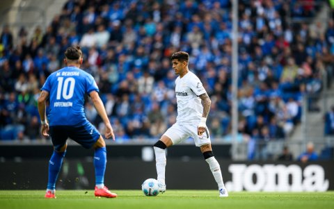 Piero Hincapié es titular fijo en Bayer Leverkusen.