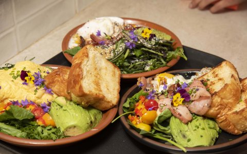Los platos del menú de María Cocina y Panadería van variando según la temporada y los productos disponibles.