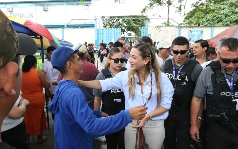 Andrea González votó este 9 de febrero de 2025.