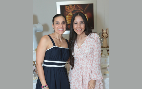 Claudia Andrade y Jackeline Parra.
