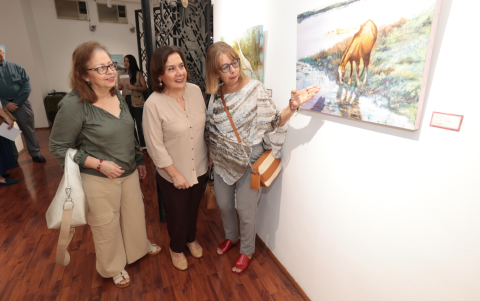Gloria Febres Cordero, María Elena Endara y Luly Larrea.