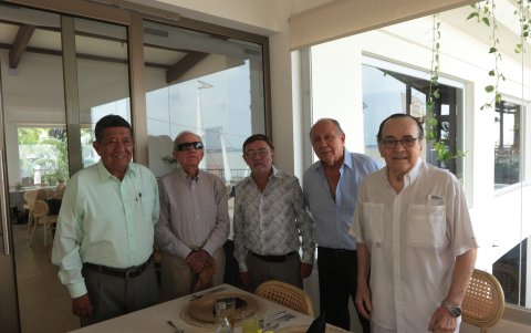 Víctor Garcés, Santiago Noziglia, Jacinto Barciona, Modesto Reyes y Carlos Grunauer.