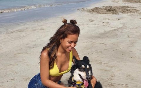 Geovanna y Maximiliana en la playa