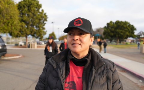 Adriana, una activista de la región, hablando en una entrevista  en San Diego, California (Estados Unidos).