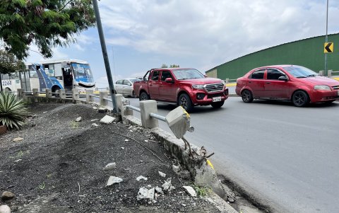 Seguridad. Los accidentes son usuales en el viaducto Flavio Alfaro, que requiere intervención.