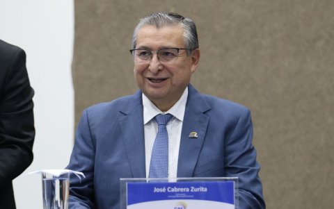 El vocal del CNE José Cabrera tuvo un impasse con la presienta Diana Atamaint durante la sesión del 10 de junio de 2026
