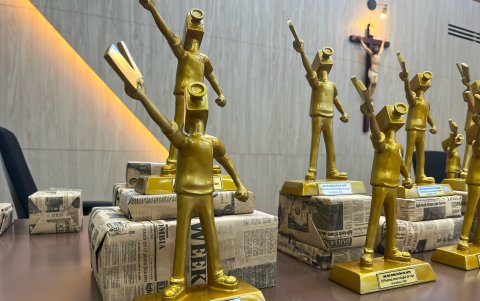 Los cabezas de cámara, emulan a la entrega de 'Oscars'.