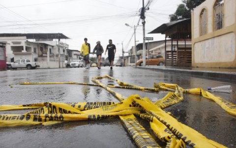 El ataque se registró en la intersección de las calles 40 y Vacas Galindo, en el suburbio de Guayaquil.