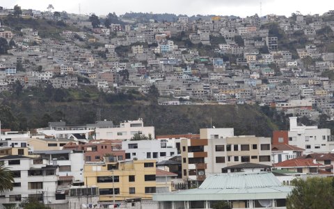 Más de 200 familias afectadas por una década de incertidumbre por el proyecto Quito Cables