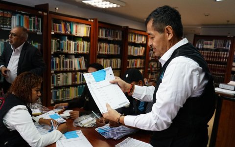 Manuel Peñafiel, de la Corte de Justicia Indígena Iberoamericana en el TCE.