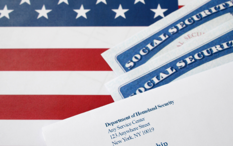 Los candidatos interesados pueden postularse a través de USAJOBS, el portal oficial de empleos federales.