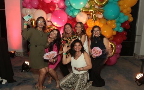 Martha López, Taty Ortiz, Gina Moreira, Blanca Viteri, Martha Ronquillo y Lucy Rodas.