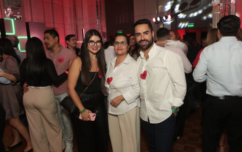 Ariana Albuja, Sonia Cuadrado y Patricio Albuja.