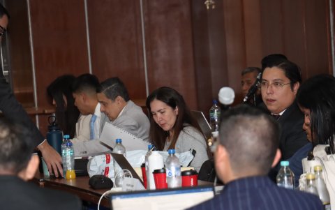 Durante la audiencia, el tribunal analiza las pruebas en el caso Purga mientras los acusados presentan sus testimonios.