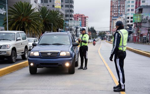 En la 6 avenida de Diciembre y Naciones Unidas hay un carril exclusivo de la Ecovía.