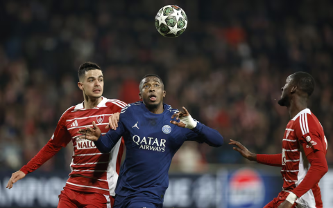 Willian Pacho (c) jugará de titular con París Saint-Germain en Champions League contra Brest