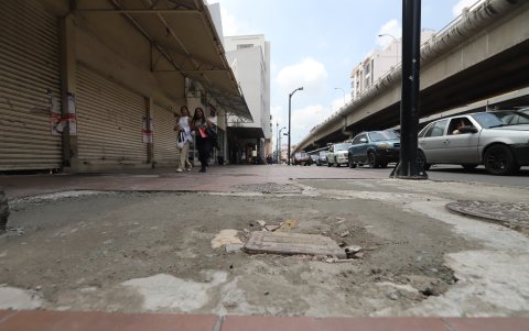 En las zonas afectadas ya se han retirado las baldosas rotas para reponerlas en los próximos días, asegura el Cabildo.