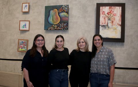Maggie acompañada de Gabriela Sánchez, Caterina Balestra y Malú Iturralde.