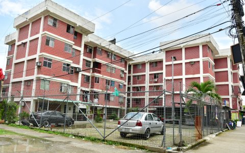 Hay barrios que incluso han enrejado los parqueaderos.