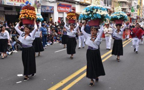 El Carnaval de Ambato es una de las opciones preferidas de los ecuatorianos en este feriado.