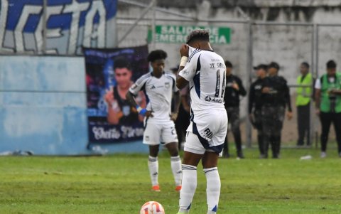 Emelec sumó su partido 11 sin ganar. Cayó 2-0 ante Delfín en el Jocay