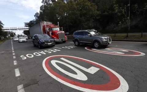 Velocidad. Conductores en Ruta Viva ignoran límites, alcanzando hasta 160 km/h.